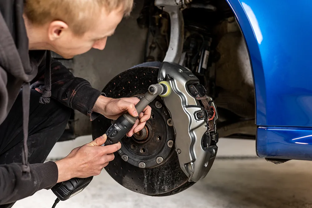 Three Common Signs It's Time to Have Your Brake Pads Replaced